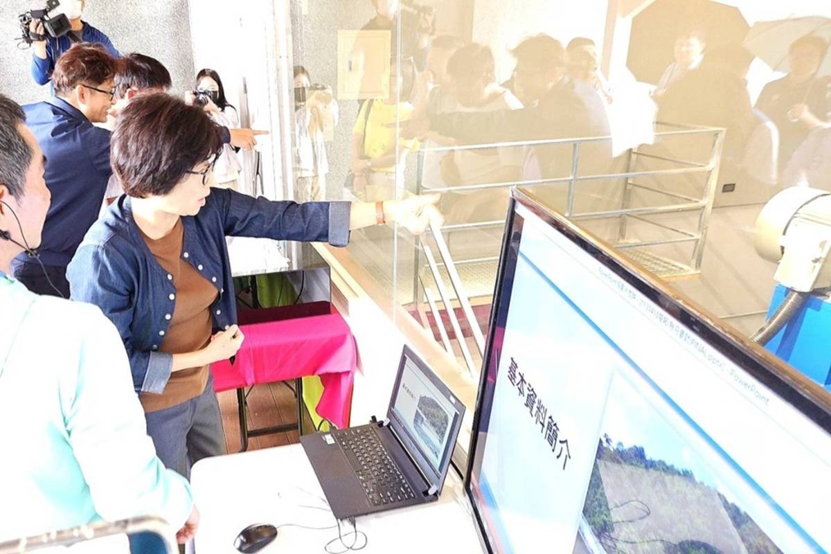 為使臺東縣邁向永續發展的綠能韌性城市，臺東縣長饒慶鈴率鄉鎮市長與縣府團隊，實地勘察利嘉淨水場及關山圳小水力發電設施。
