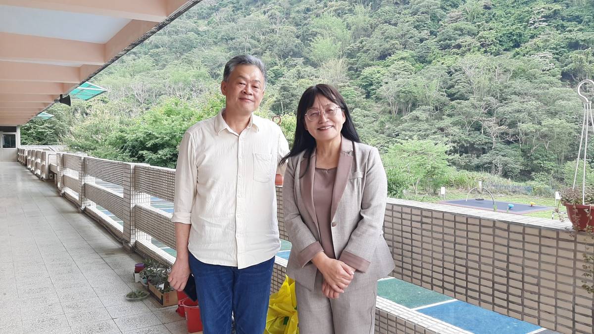 受訪師長（左起）余永卿、張玲娟
