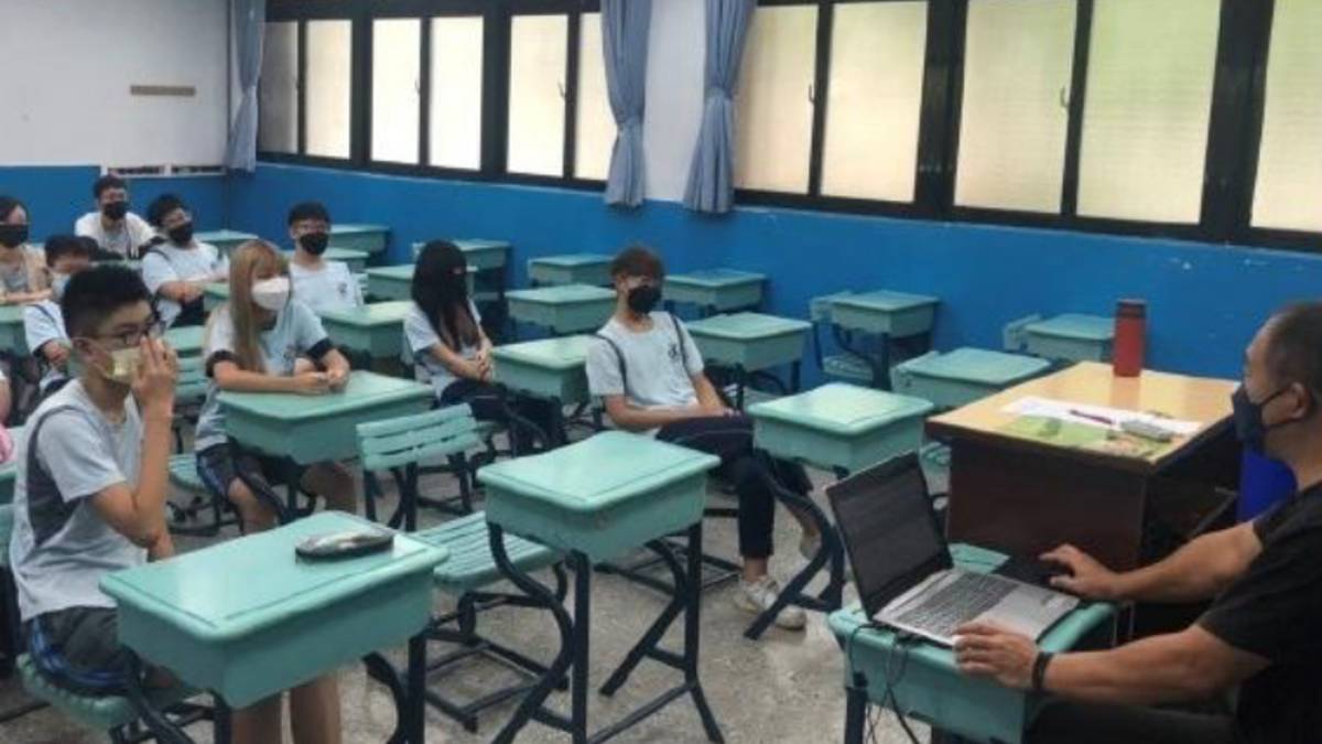 111學年度校園菸檳危害防制教育介入輔導計劃「網紅就是你」短片競賽-高中組-佳作-新北市永和區智光高級商工職業學校-111學年度高風險族群集中衛教宣導