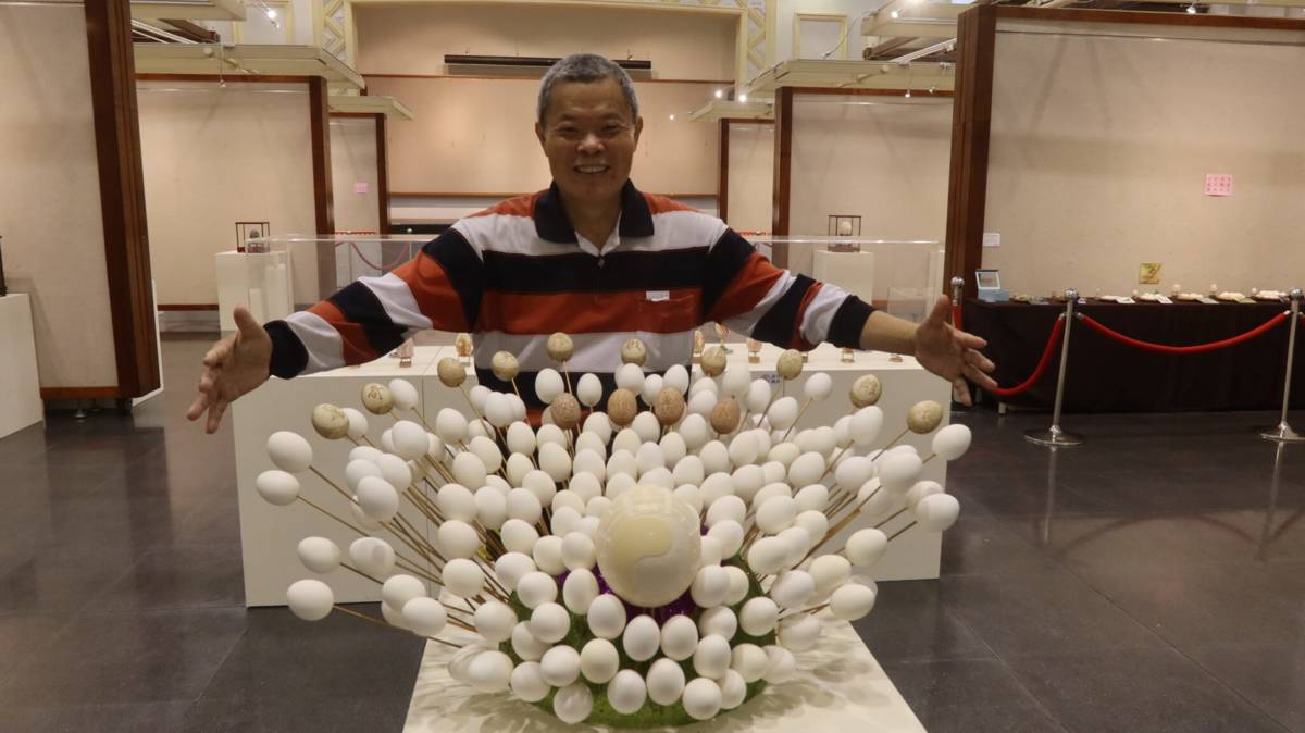 廖啟鎮「如履薄冰」奇幻的蛋雕藝術
