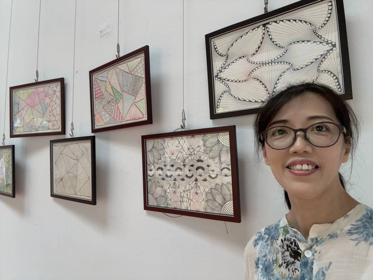 陳靜慧老師，5月2日至5月15日於花蓮松園別館，和學員計有48幅纏繞畫作品展出
