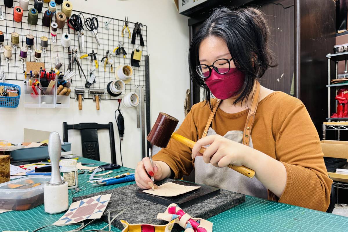 李芊慧「經典再現皮雕藝術體驗」.