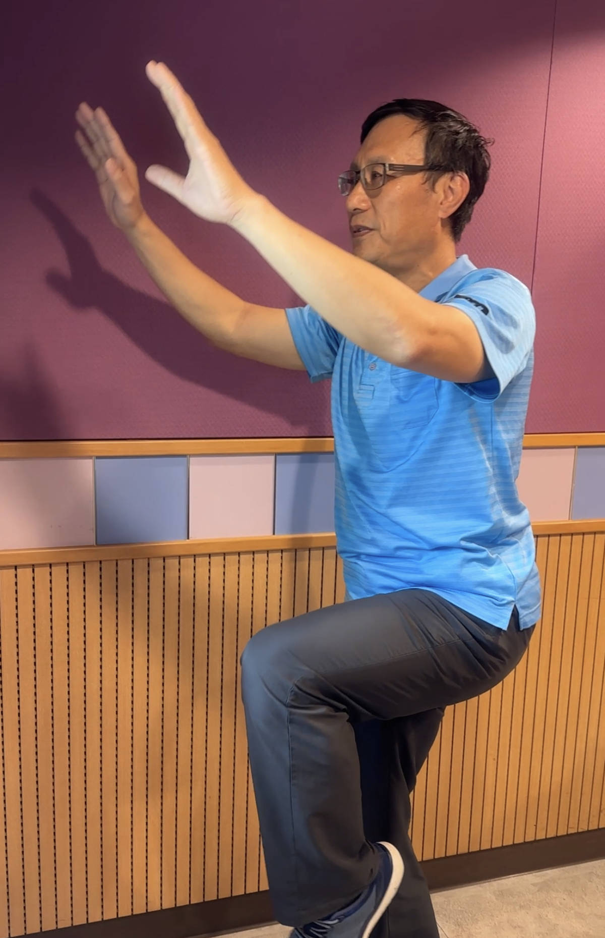 李章智老師教樂齡朋友五禽戲-鳥戲