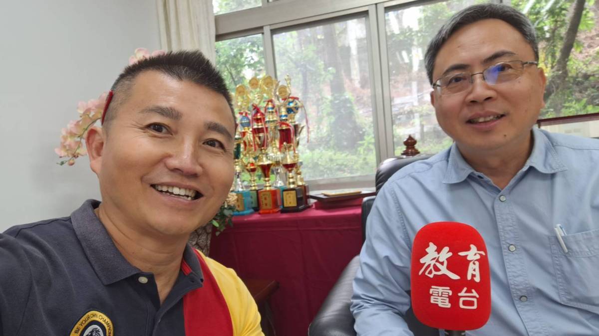 國立仁愛高農陳威男校長與常罡合影