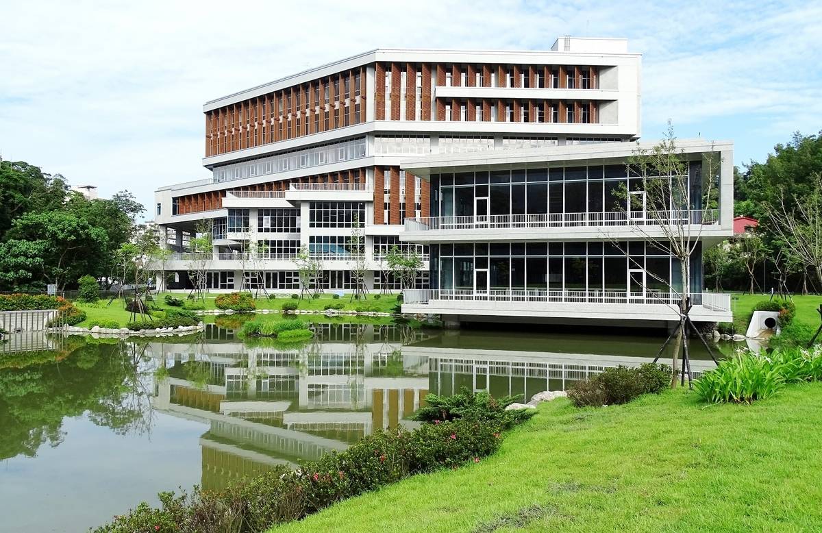政大校慶當天，達賢圖書館會開放自由參觀。(政大提供)