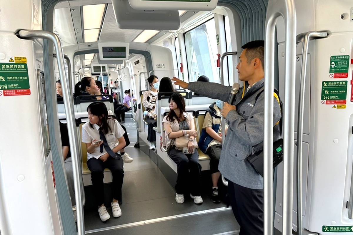 說明會當天安排「輕軌遊」 由專業人員親自駕駛專車及車上導覽