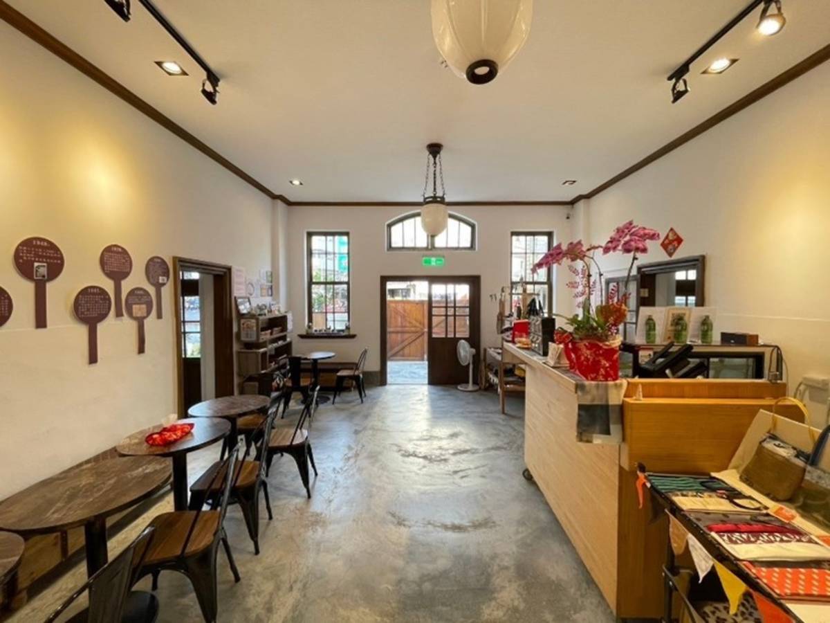 和美街長宿舍室內展售手做文創品與咖啡(圖片來源：彰化縣文化局提供)