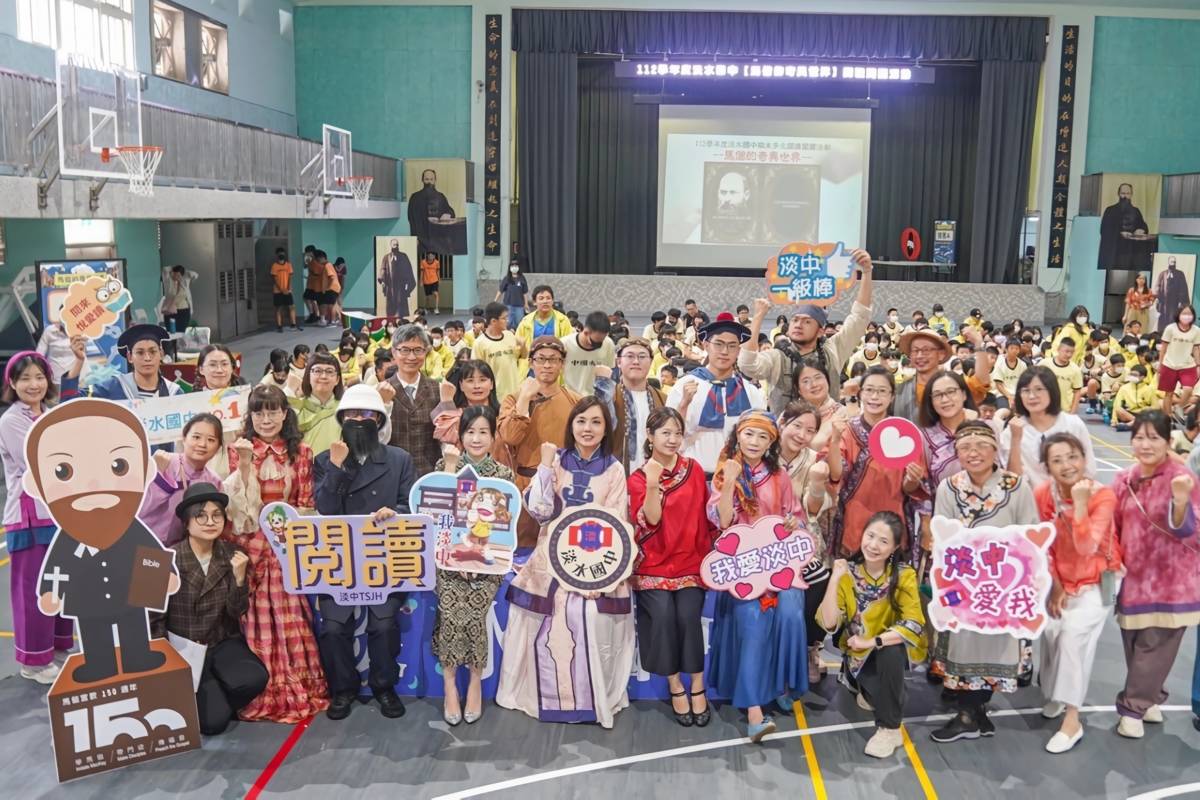 淡中馬偕主題閱讀活動由關主扮演馬偕生活的相關人物