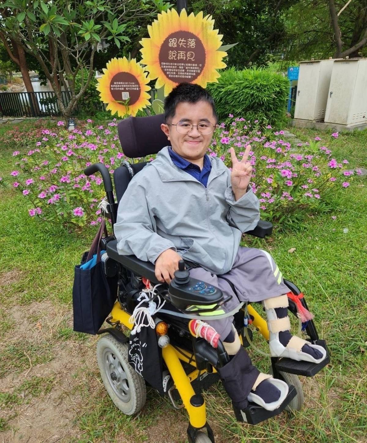 講師康文賢不受身體疾病限制積極向上求學 (教育部提供)