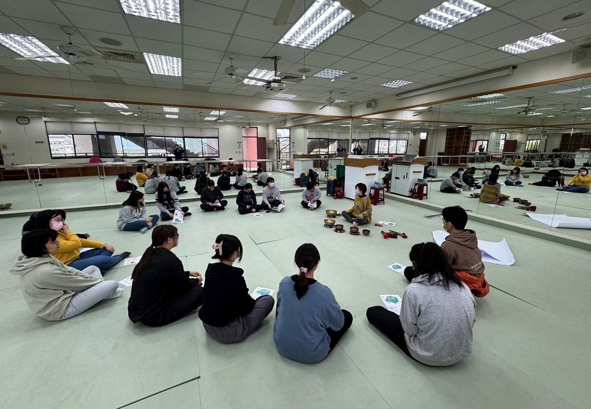 國立聯合大學正念-頌缽工作坊 (教育部提供)
