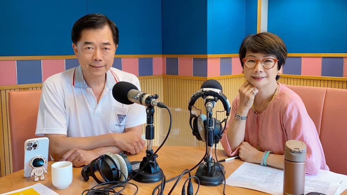 孫維新與主持人葉樹姍.jpg