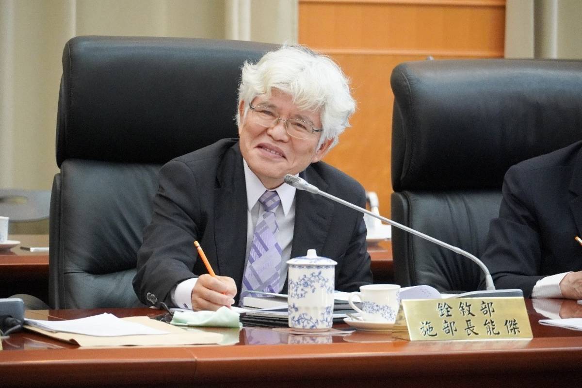 112年簡任女性公務人員比率提升至近4成。（銓敘部提供）