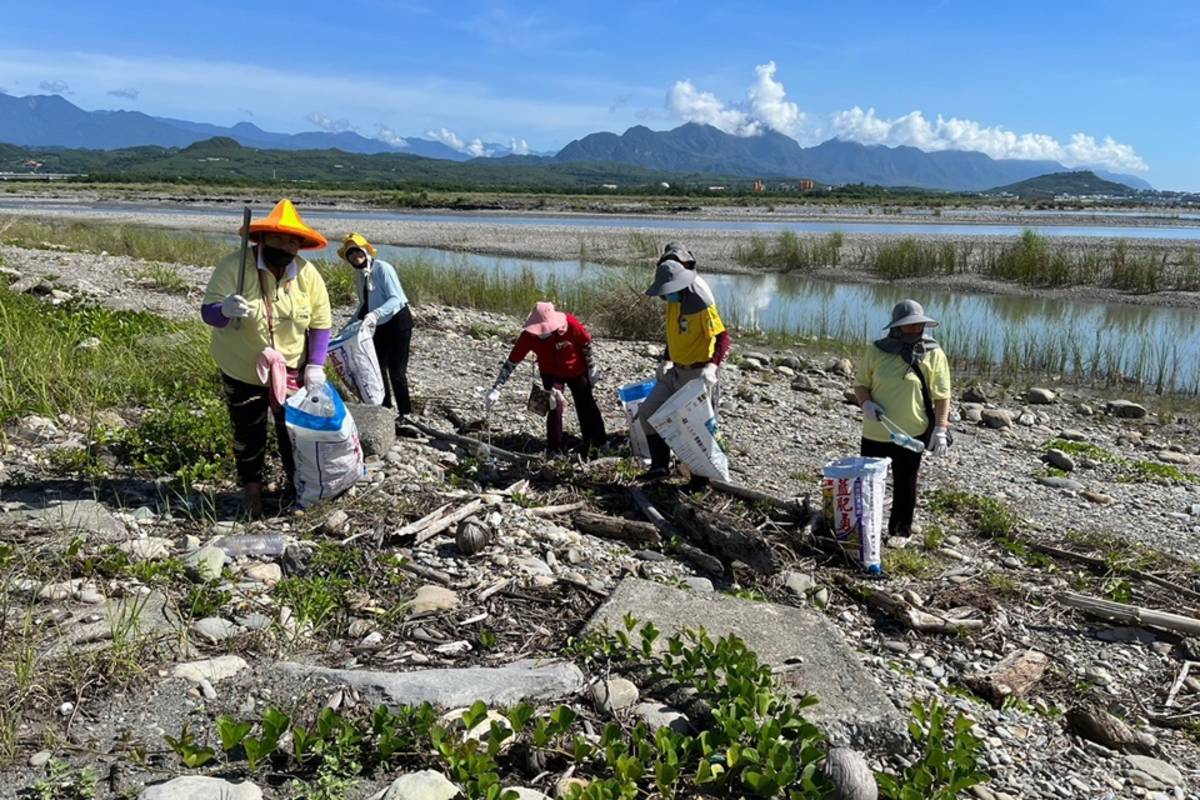臺東利吉水環境巡守隊以地質公園及社區導覽解說、環境教育、生態調查優異成果，獲得112年度全國優良巡守隊優等獎。