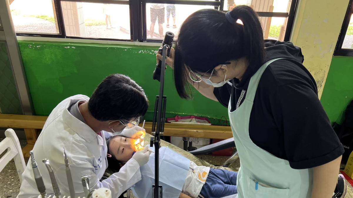 111學年度口腔保健-特優-新北市石碇區雲海國小- 醫療資源進入校園