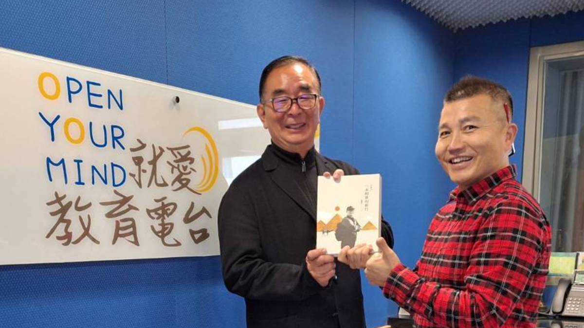 麗明營造公司董事長吳春山與常罡合影