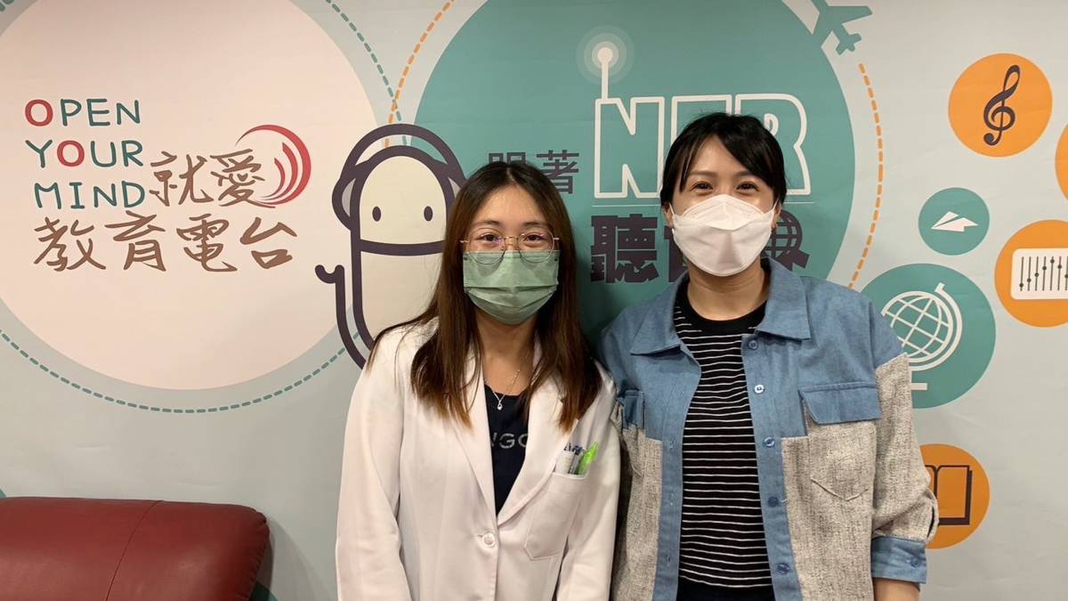 楊雅喬營養師(左)分享如何正確攝取營養