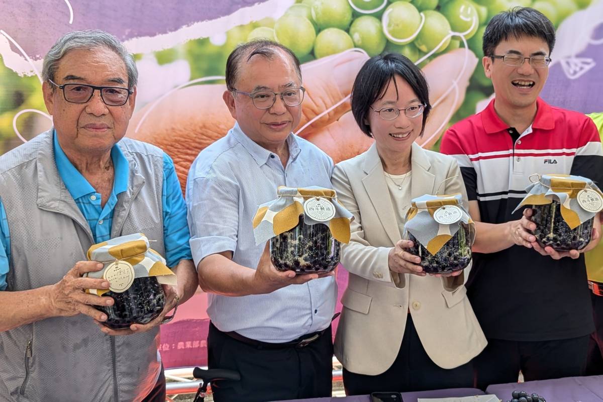參與記者會的來賓在西斗社區進行小旅行釀酒行程體驗(圖片來源：參山處提供)