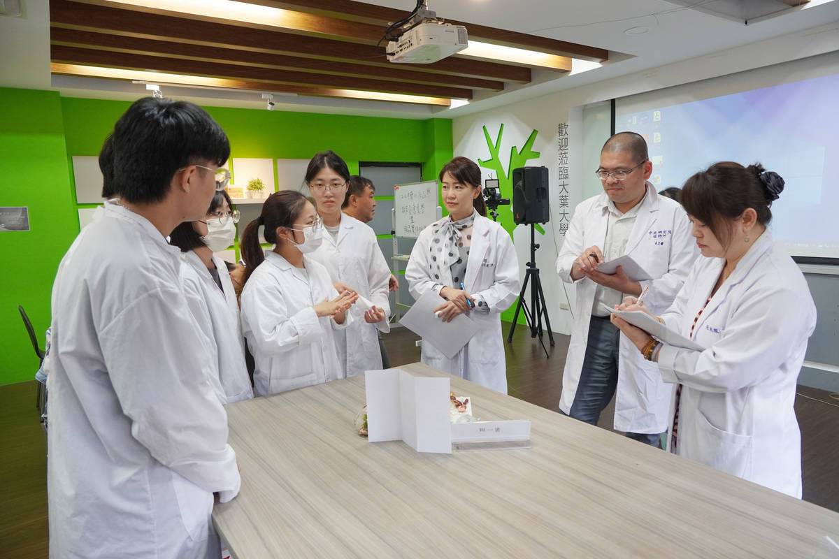 大葉大學藥保系期末成果發表邀請業界評審與學生交流(圖片來源：大葉大學提供)
