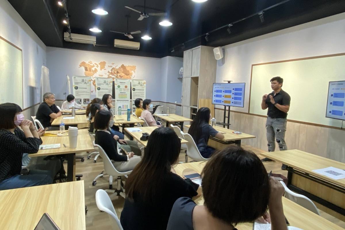 「數位化趨勢與職涯發展挑戰」—職涯規劃教職員社群講座
