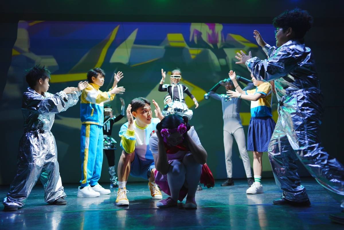 由AI原創的《時空玫瑰》親子音樂劇在臺北松菸誠品表演廳進行首演主角