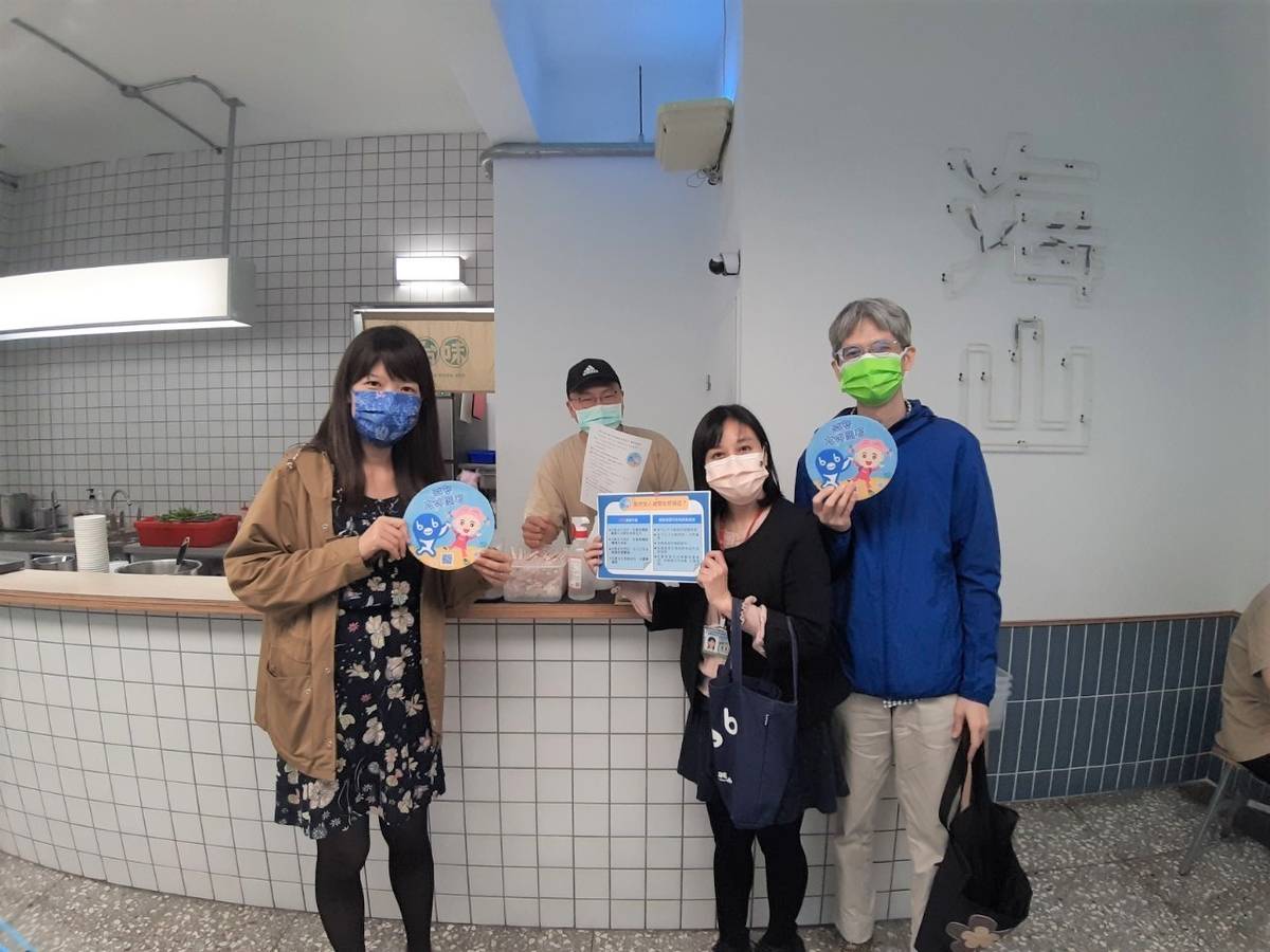 尋找學校附近商家成為減塑友好商店