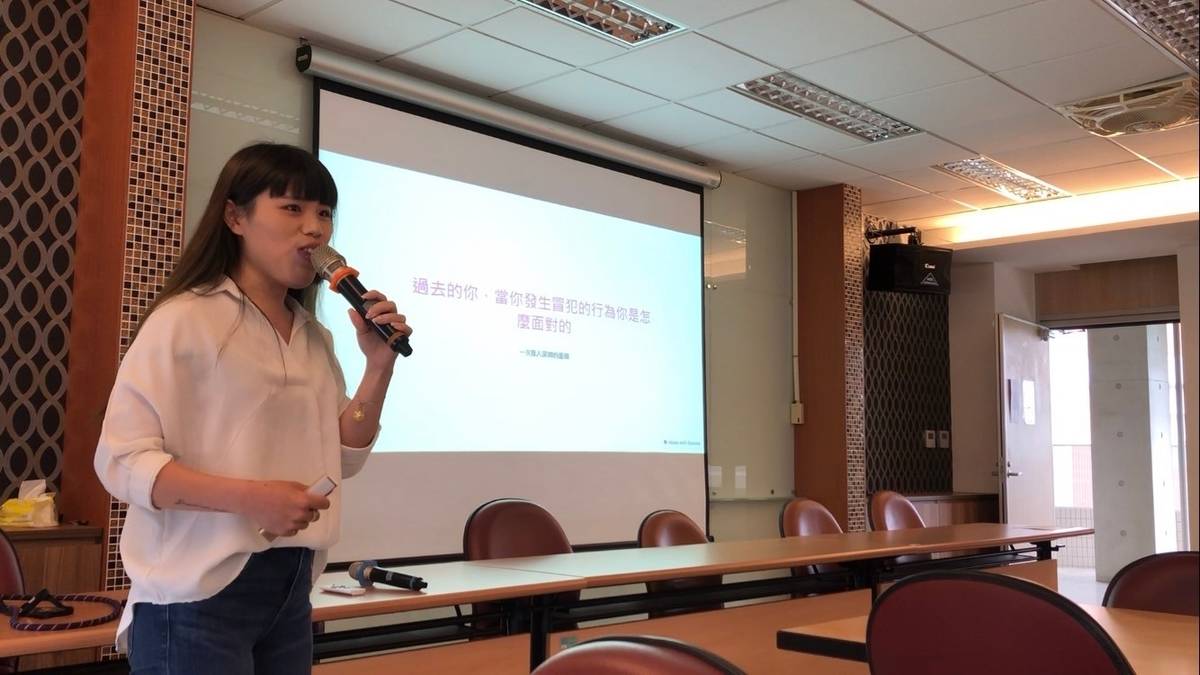 臉部大片的血管瘤，也不影響立言在工作上的專業能力和態度