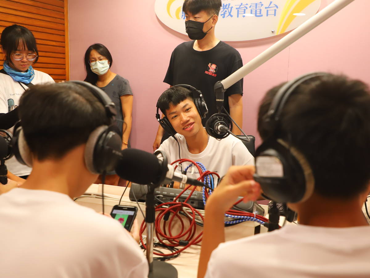 直接當起小主播