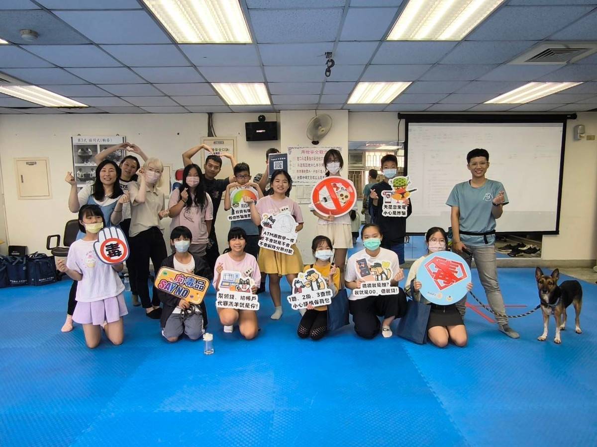 「療癒犬互動工作坊」營隊活動