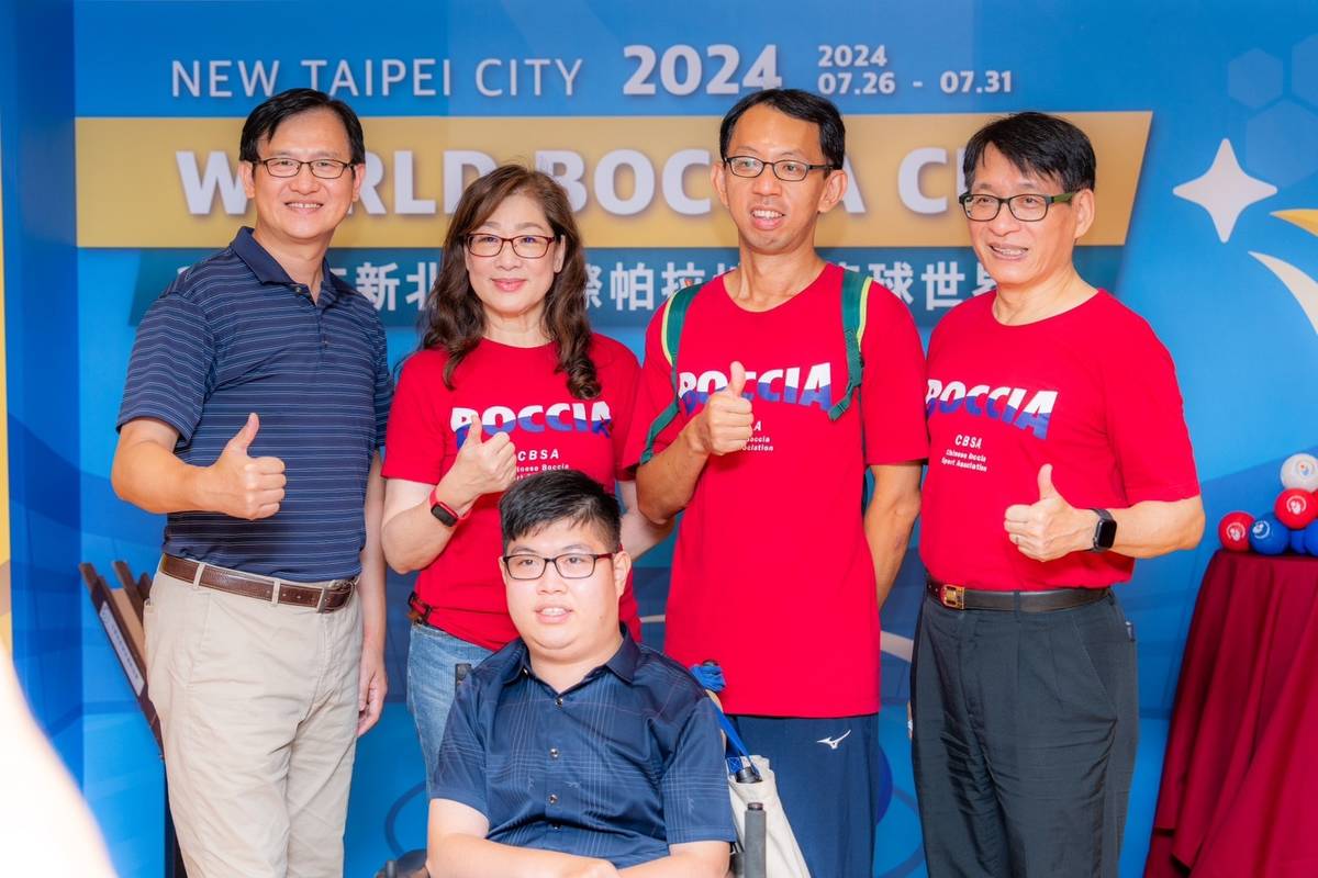 新北市地板滾球好手劉佳昇(前)將於2024帕拉地板滾球世界盃與國際好手一較高下