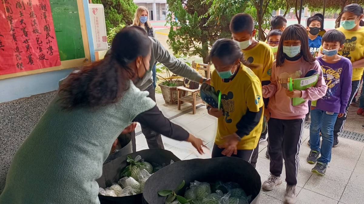 111學年度健康體位績優學校-優良-彰化縣溪州鄉潮洋國民小學-食農教育 