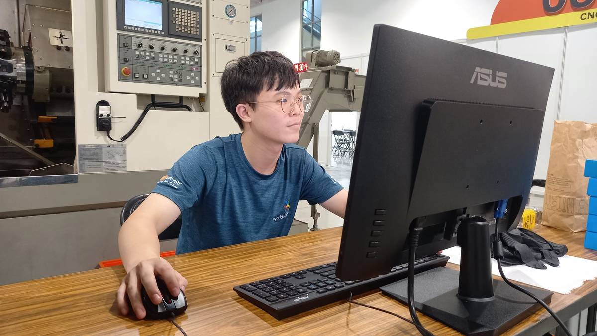 新北高工周宥丞同學榮獲第54屆全國技能競賽CNC車床金牌