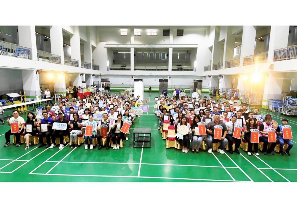 彰化縣政府表揚今年40所五星旗艦學校(圖片來源：彰化縣政府提供)