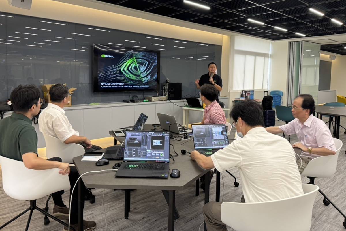 NVIDIA講師前進義守大學，針對校內種子教師進行課程指導，全校師生將藉AI科技全面再進化(照片來源：義守大學提供)。