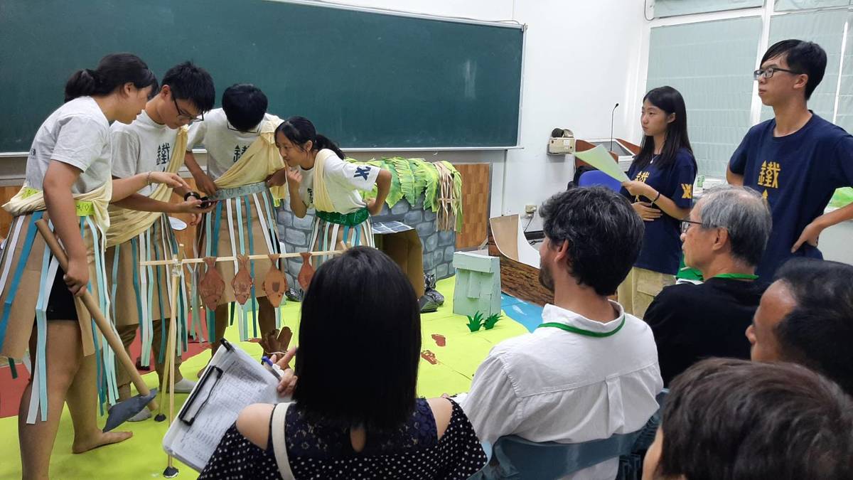 參賽隊伍「波布水母」的發表現場