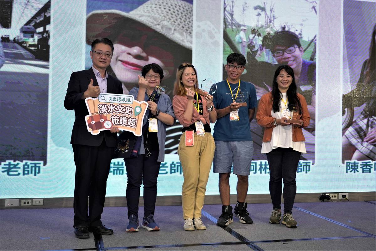 劉明超副局長(左1)與文史跨域-簡曉玲老師 、 劉瑞文老師 、 黃炯彬老師 、 陳香吟老師
