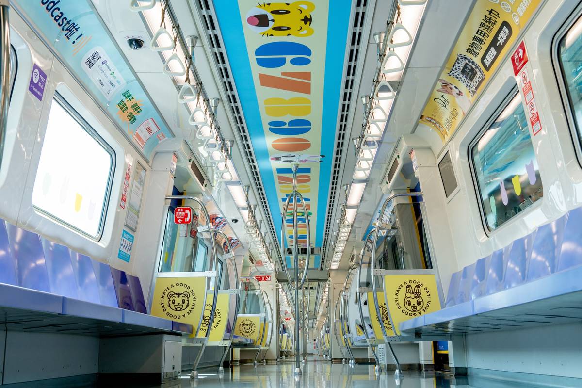 桃捷Let’s Go巧虎彩繪列車啟航 (桃園市府提供)