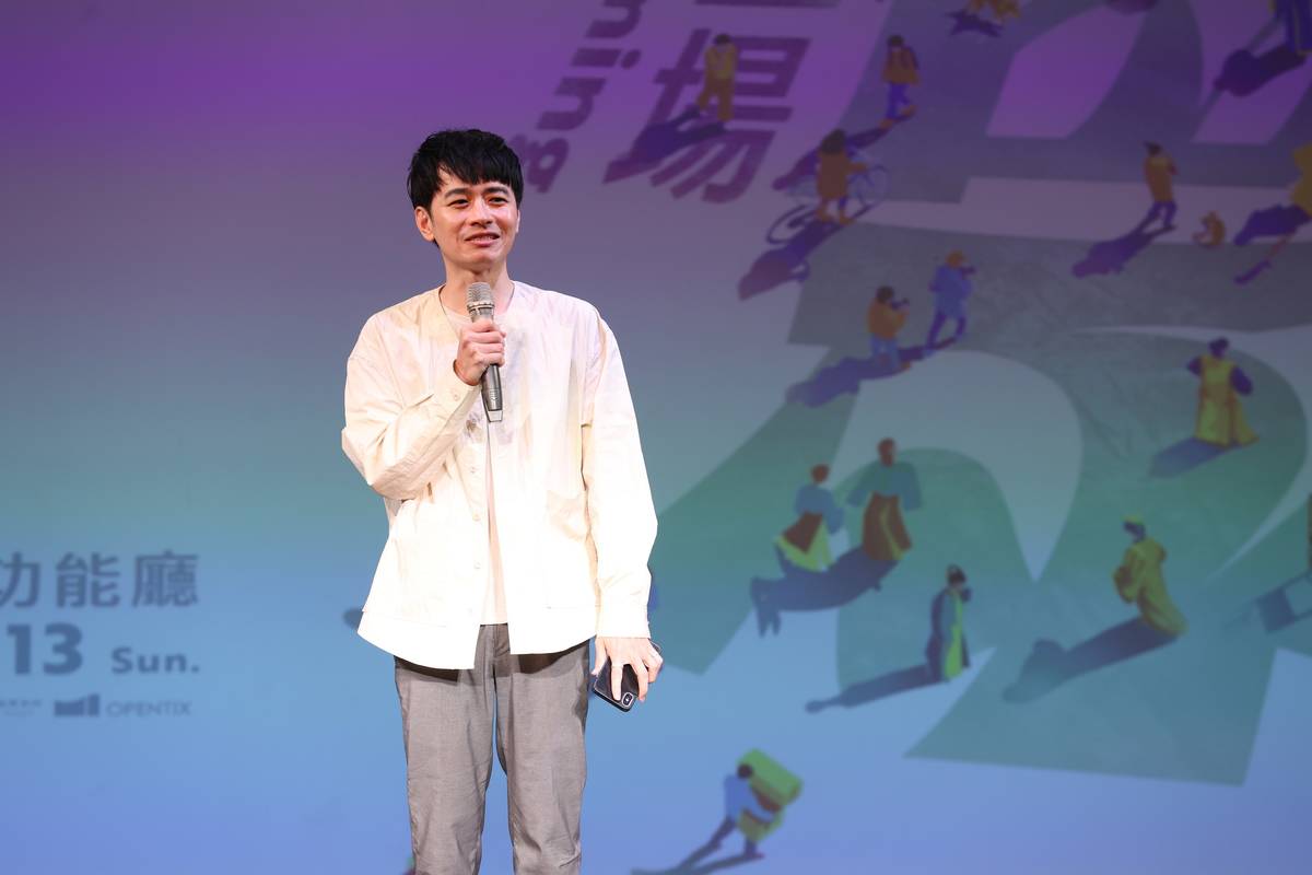 策展人汪俊彥介紹本屆策展主題與演出團隊 (傳藝中心提供)
