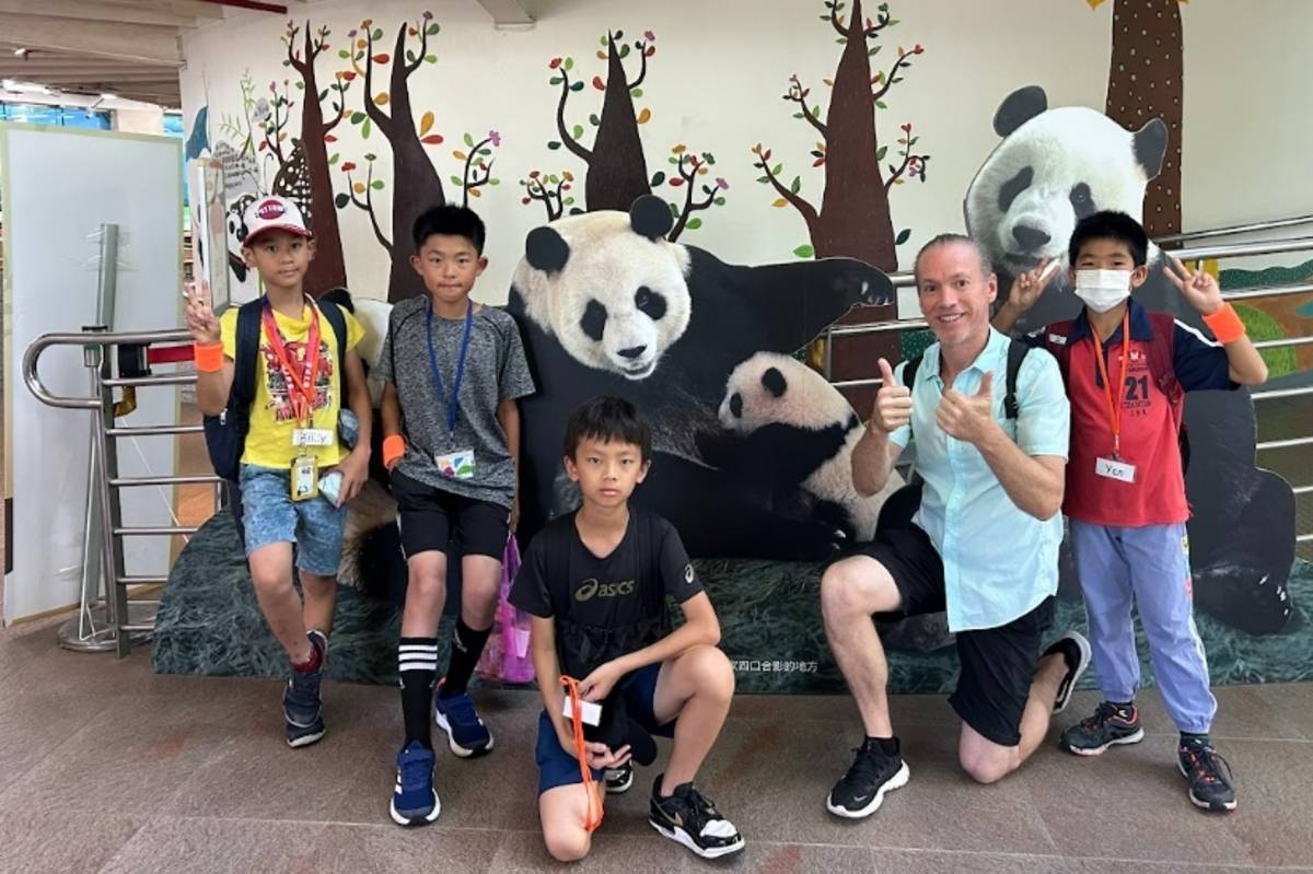 古亭國小英語情境中心設計Amazing Animals動物大觀園課程，為學生設計有趣的浸潤式英語學習環境 (北市教育局提供)