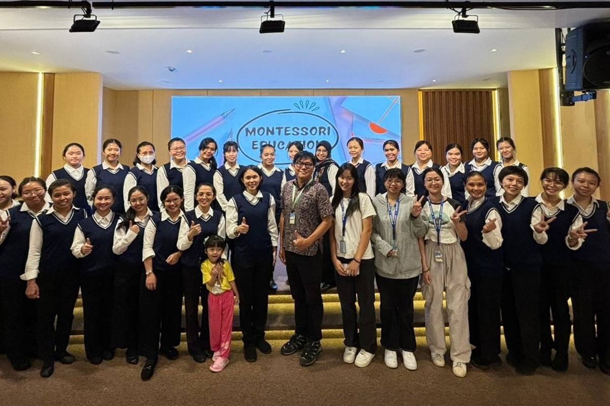南臺科大幼兒保育系陳志盛主任帶領教育部「新南向學海築夢-國外專業實習計畫」學生前往印尼棉蘭華語教學。師生團隊和幼兒園教師分享台灣幼兒教育工作坊合影。