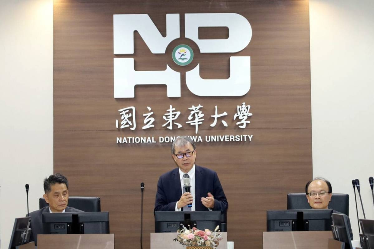 鄭英耀部長於8月14號率領高教司代理司長梁學政共4人到國立東華大學,關心0403地震災後學校復原(東華大學提供)