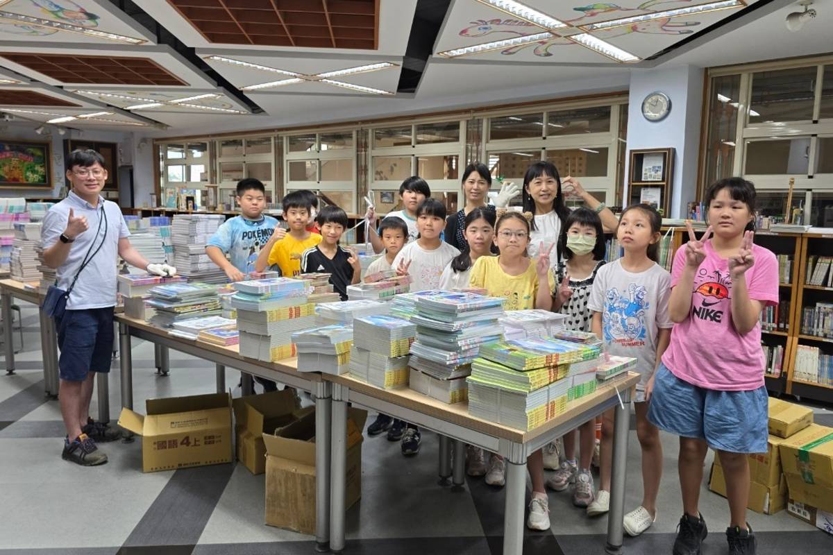 學生從做中學，發現整理教科書不是一件容易的事