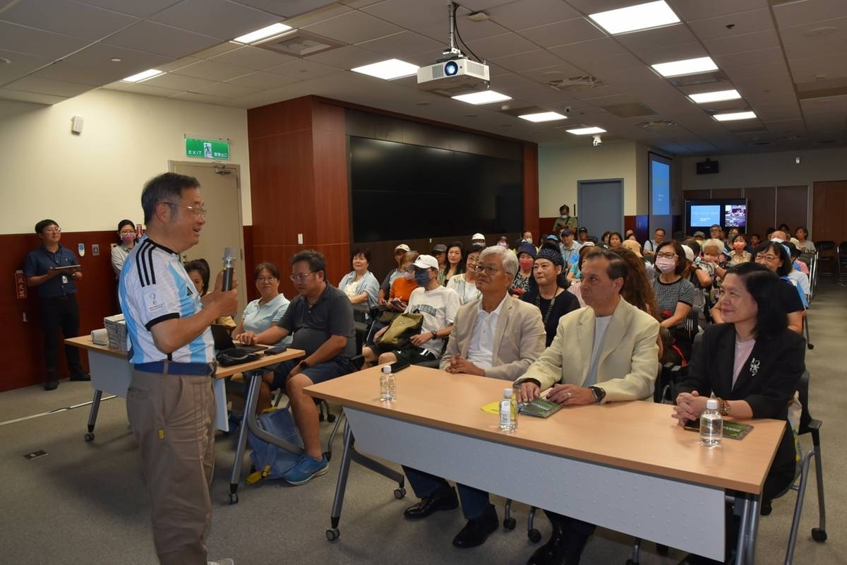 孫大明董事長分享阿根廷的見聞。(國臺圖提供)