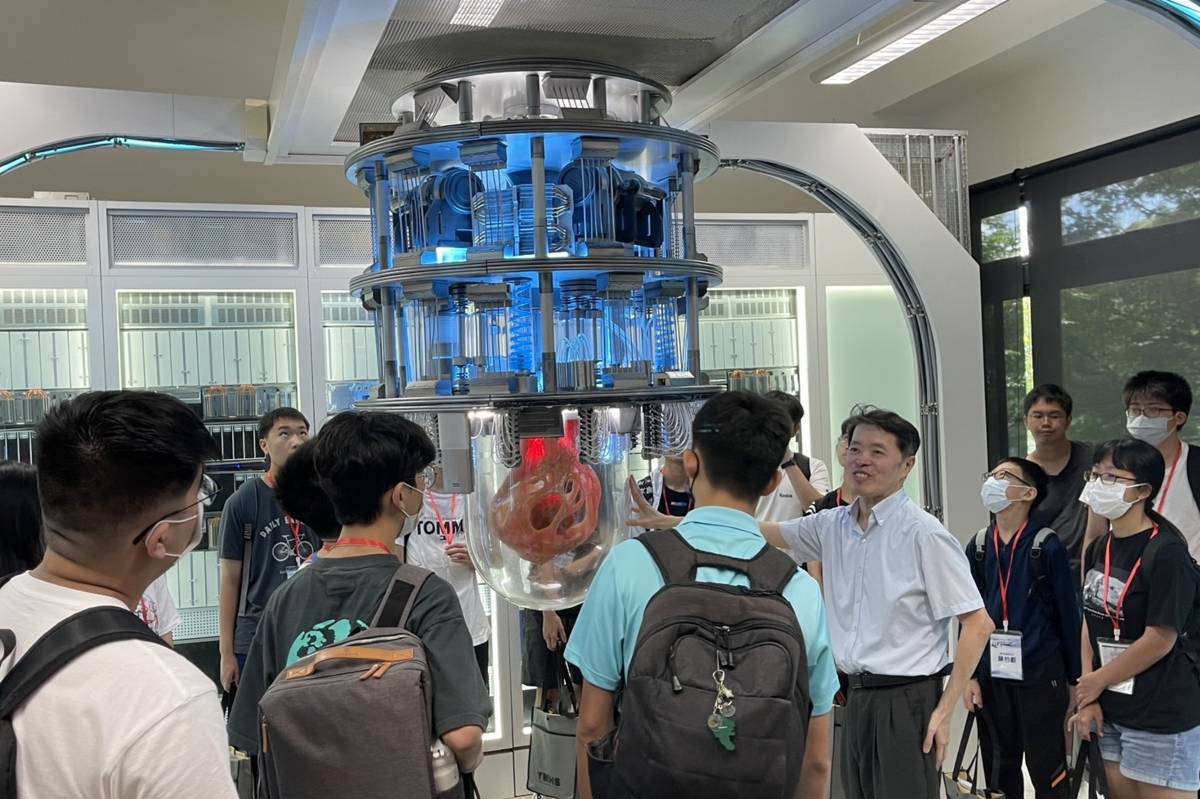 桃園市教育局在中原大學舉辦「高中學生科學實作體驗營」，培育未來科學人才
