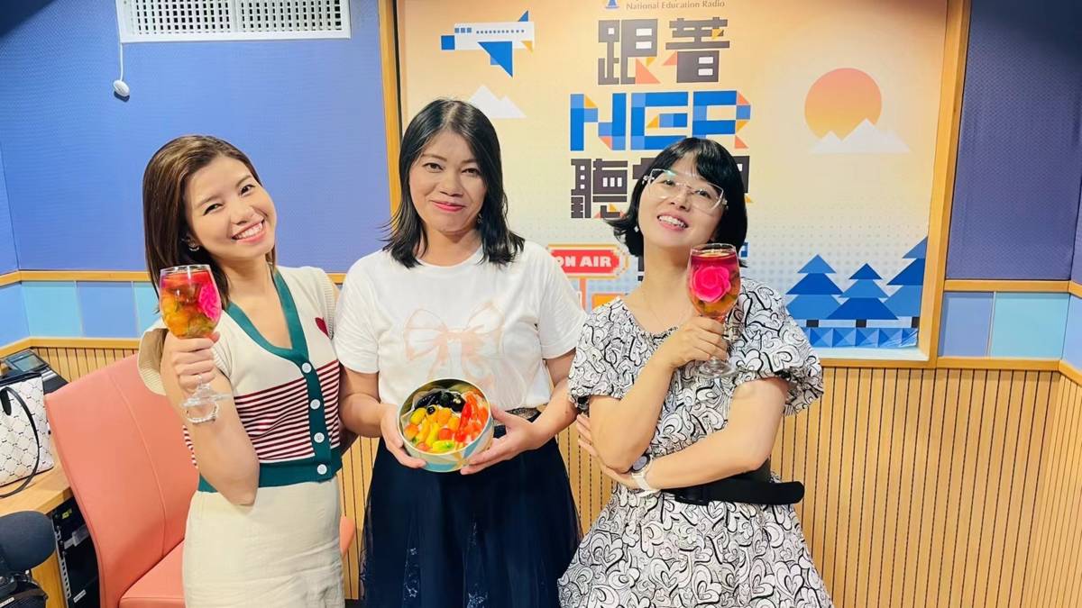 秋香、胡玉華、小代