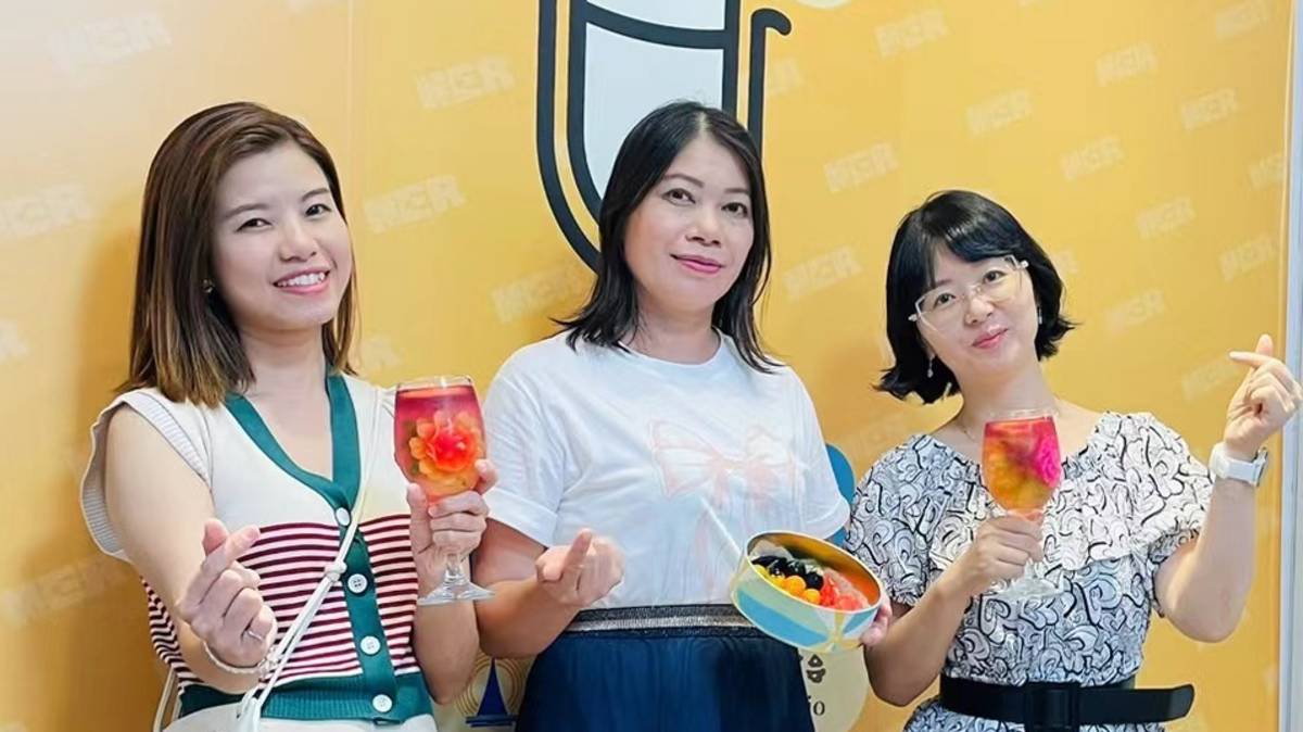 秋香、胡玉華、小代