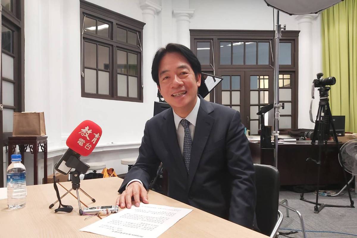 賴清德總統為教育電臺錄製教師節賀詞，祝福全國老師，教師節快樂！