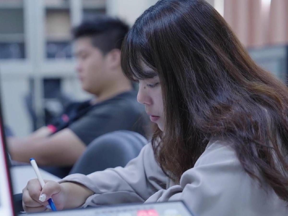 林寀綸同學於亞洲大學學習畫面 (教育部提供)