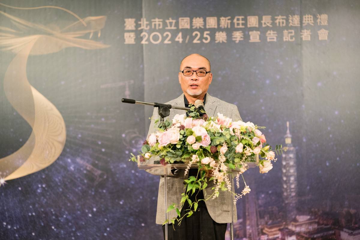 臺北市立國樂團新任團長鄭立彬團長期望能將國樂帶進校園，培養國樂人才和年輕樂迷

