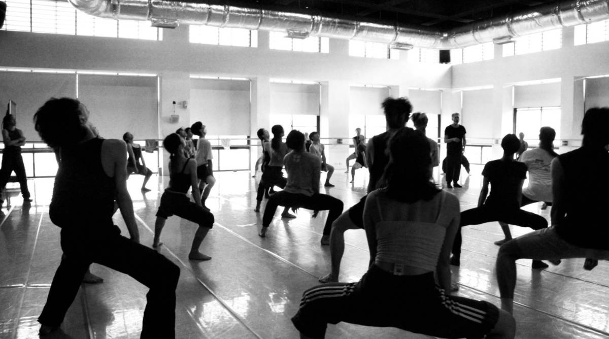 美，是擁有覺知感受身體與世界的連結，用舞蹈揮灑同情，遇見有溫度的人生——專訪臺北藝術大學舞蹈學院何曉玫院長、曾瑞媛教授（照片黎宇文攝 曾瑞媛教授提供）