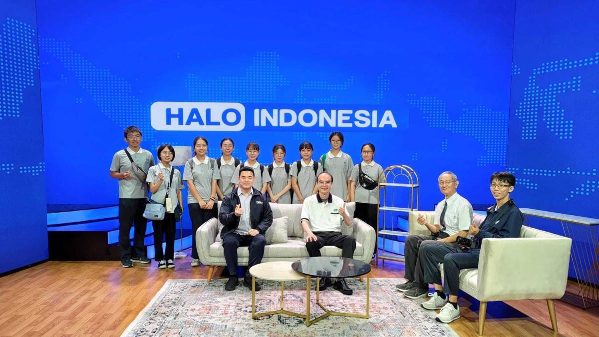 慈大傳播系師生參訪印尼大愛電視台（原文：DAAI TV Indonesia）(照片由凝香提供)